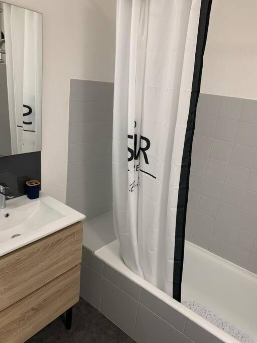 Studio Entierement Renove Avec Parking Gratuit Saint-Nazaire  Bagian luar foto